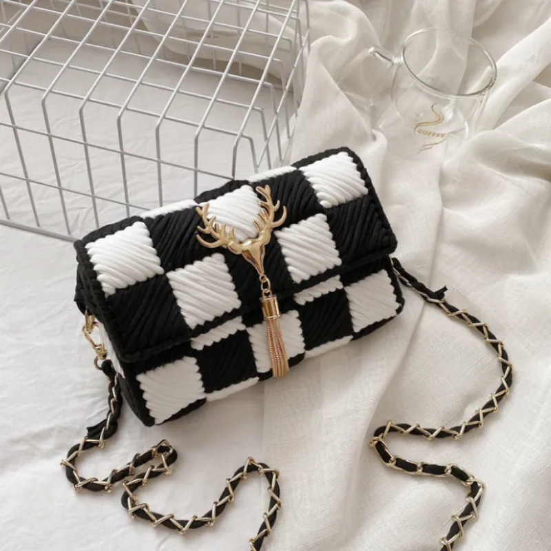 Heritage Checkered Women’s Shoulder Bag image 3